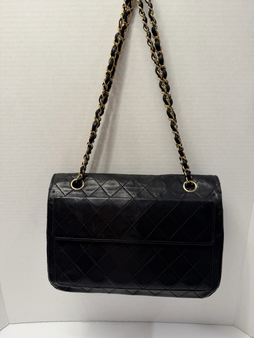 CHANEL Black Quilted Chain Strap Shoulder Bag with Gold Hardware Turn Lock - Picture 7 of 16